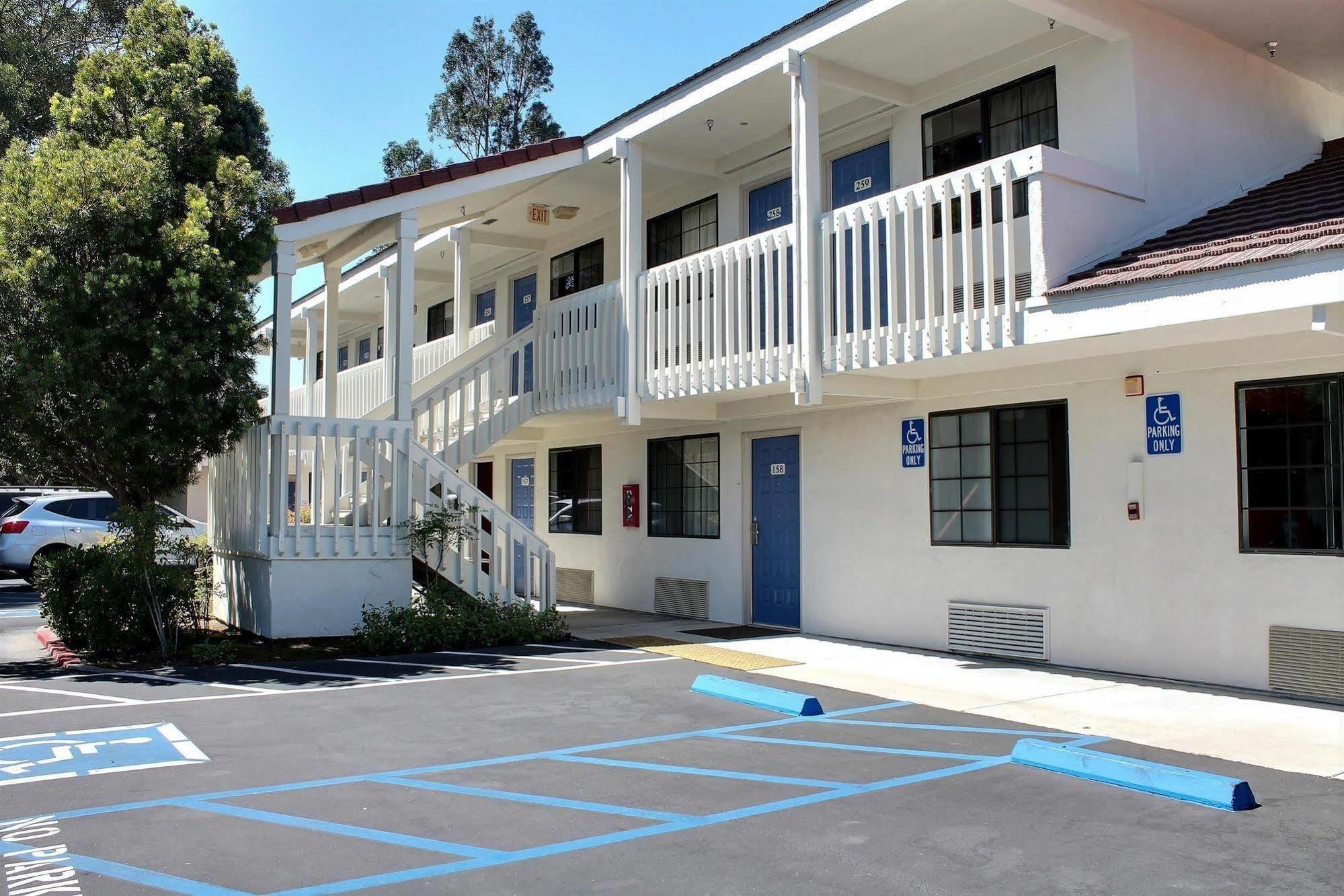 Motel 6-San Luis Obispo, Ca - South ภายนอก รูปภาพ